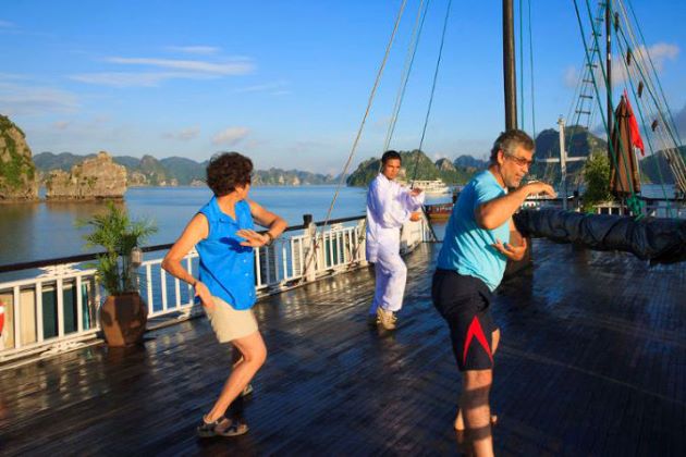 practice tai chi lesson at Halong bay