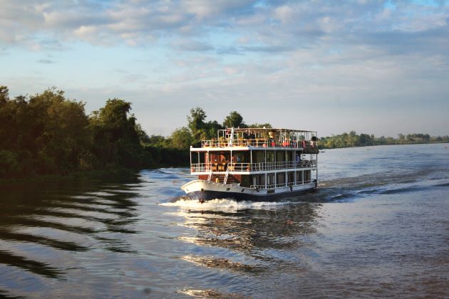 river cruise on mekong river in vietnam