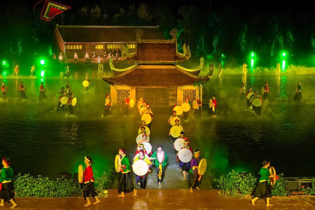Ton Kin Show in Hanoi - Vietnam vacation packages