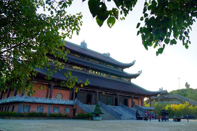 bai dinh pagoda ninh binh day tours