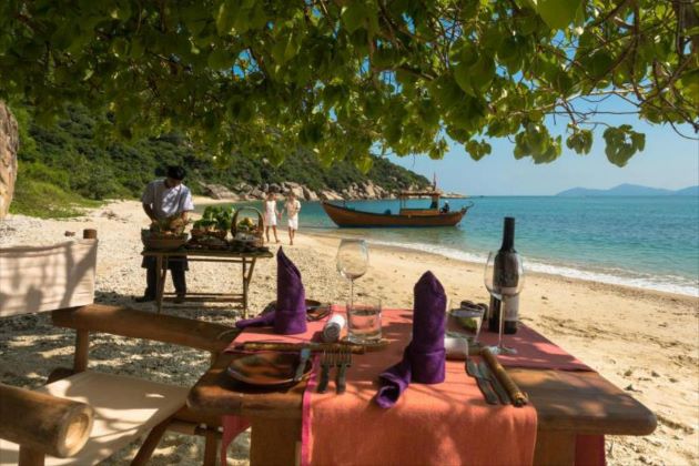 lunch on the beach at ninh van bay