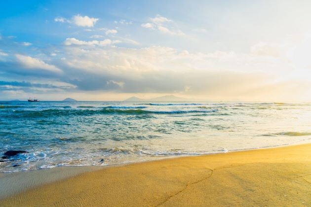 relax at cua dai beach in hoi an