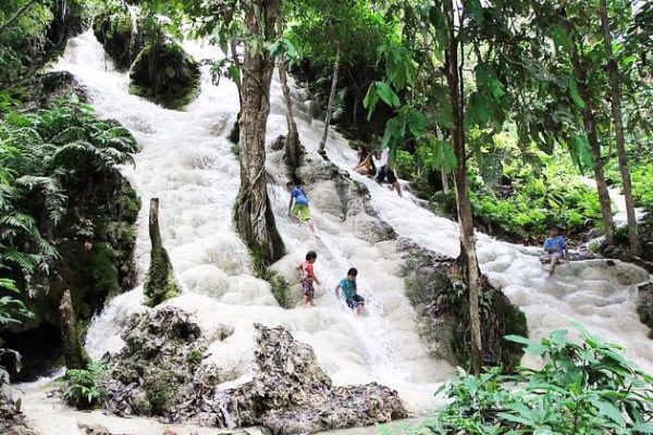 Bua Tong Sticky Waterfalls thailand