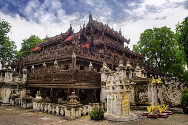 Shwenandaw Kyaung in mandalay