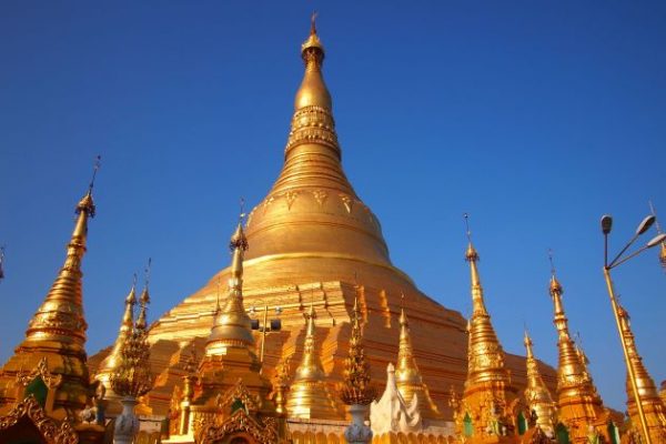 behold Shwedagon Pagoda in myanmar