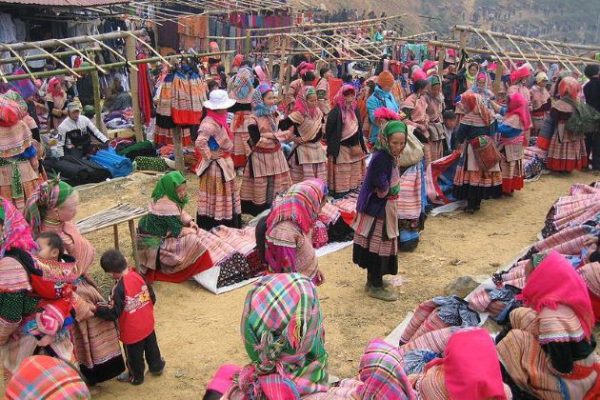 can cau market in north vietnam