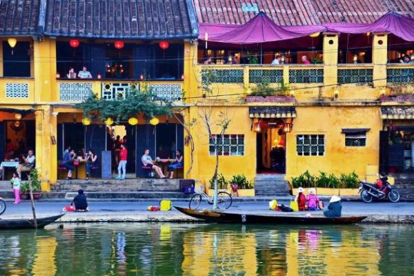 hoi an river street