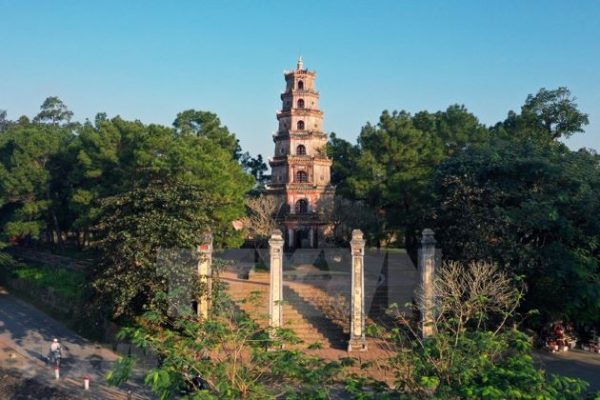 thien mu pagoda panoramic view