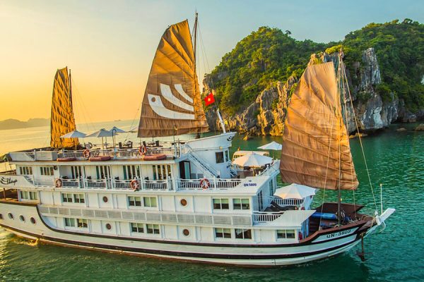 Bhaya Classic Cruise - Halong Bay Tours