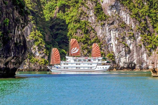 Bhaya Classic Cruise - Halong Cruie Tours
