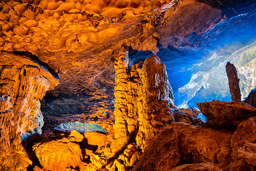 Sung Sot Cave in Halong Bay