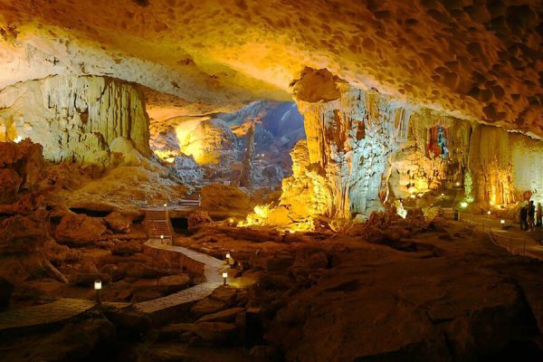 Thien Canh Son Cave - Halong Bay Cruise Tours