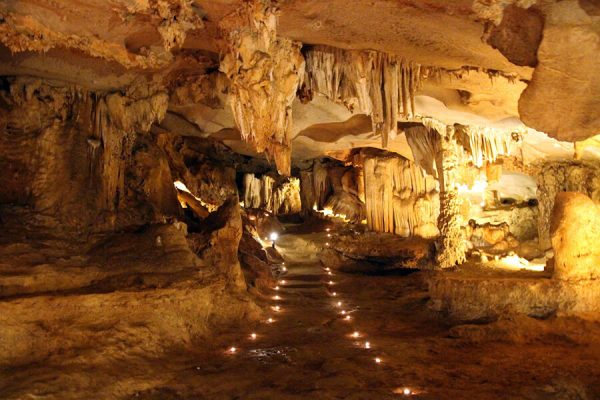 Thien Canh Son Cave - Halong Bay Tours