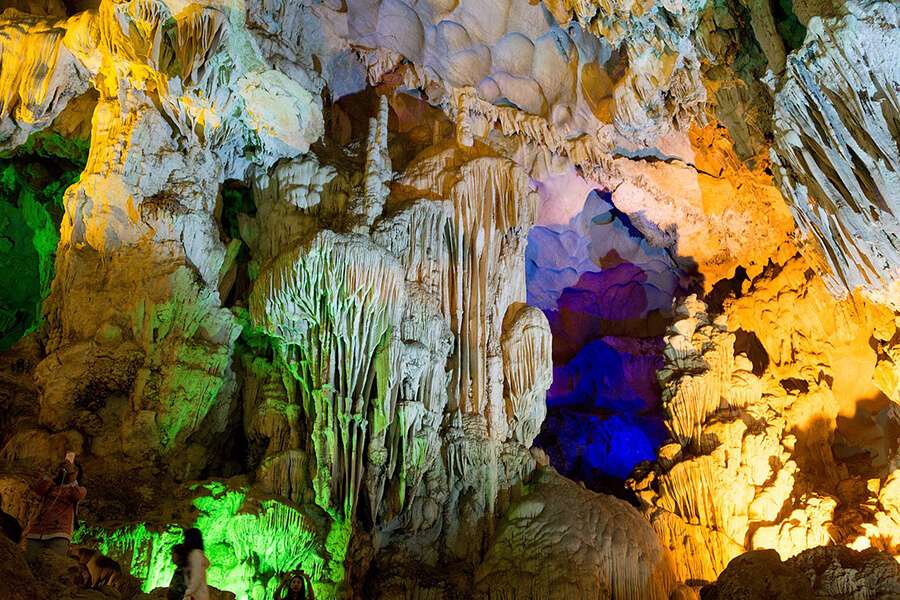 Thien Cung Cave, Halong Bay