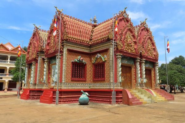 Wat Hanchey mekong river cruise vietnam to cambodia