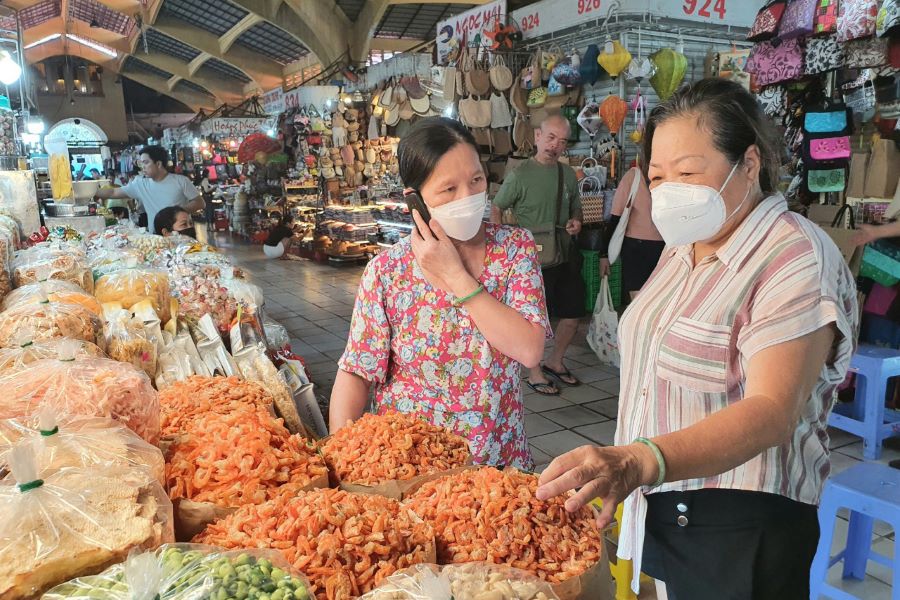 ben thanh market in saigon