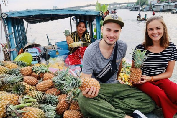 Enjoy Fresh Pineapple At Cai Rang Floating Market