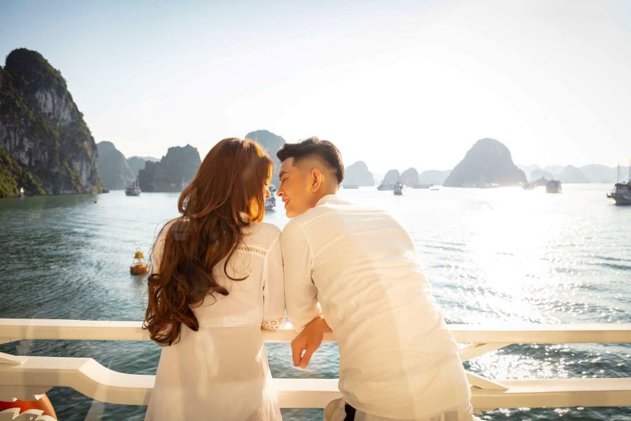 honeymoon package in halong bay