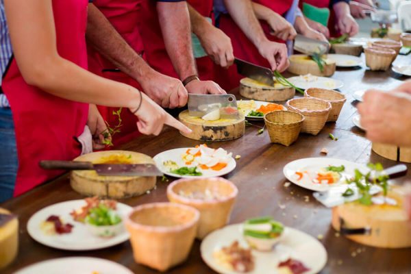 Learn How To Cook Traditional Vietnamese Dishes In Hoi An