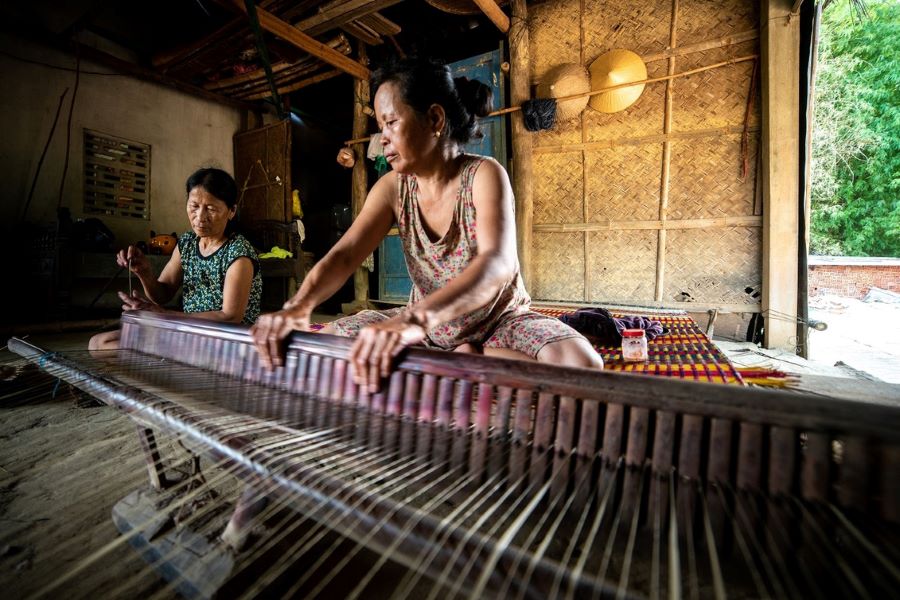 mekong delta mat making thailand cambodia vietnam mat making