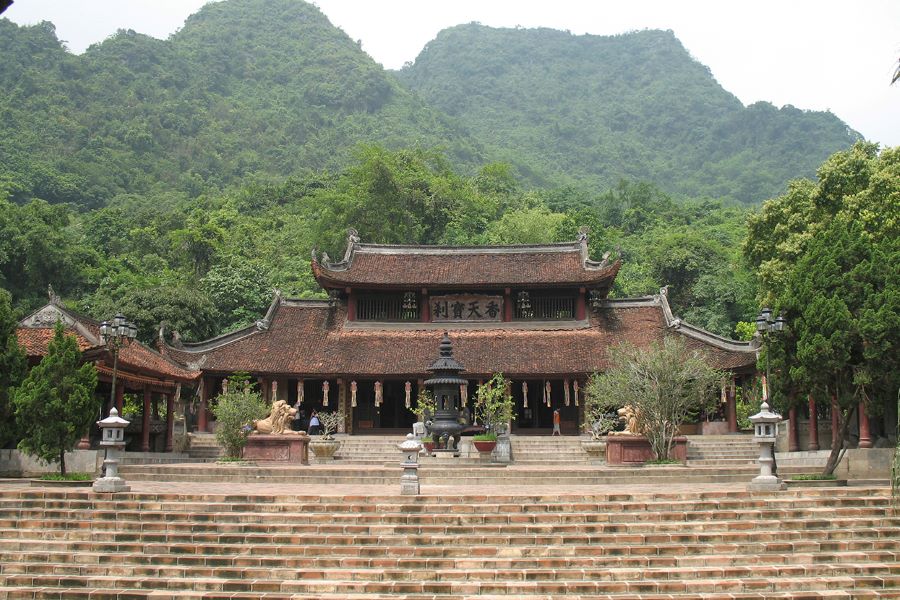 perfume pagoda in hanoi