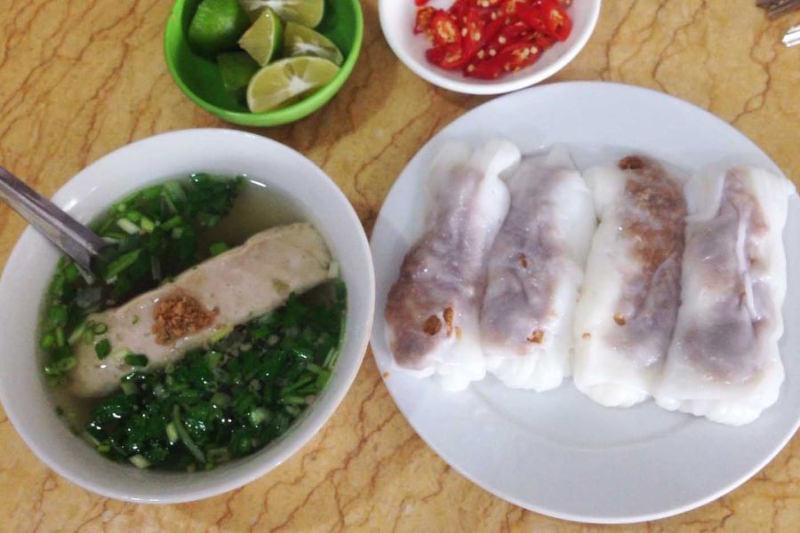 steamed rolls in cao bang - vietnam vacation