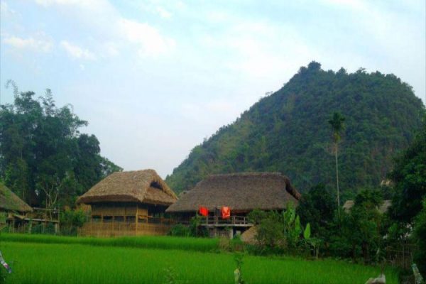 stilt house at thon tha village