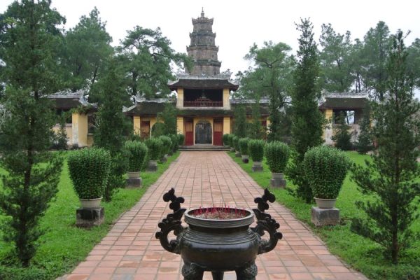 thien mu pagoda da nang hoi an hue tour packages