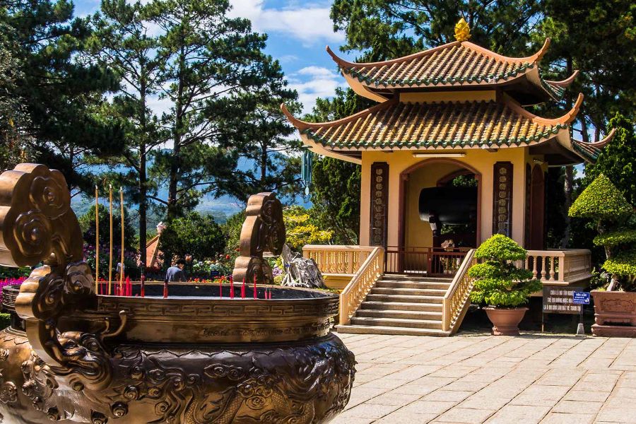 truc lam zen monastery in dalat