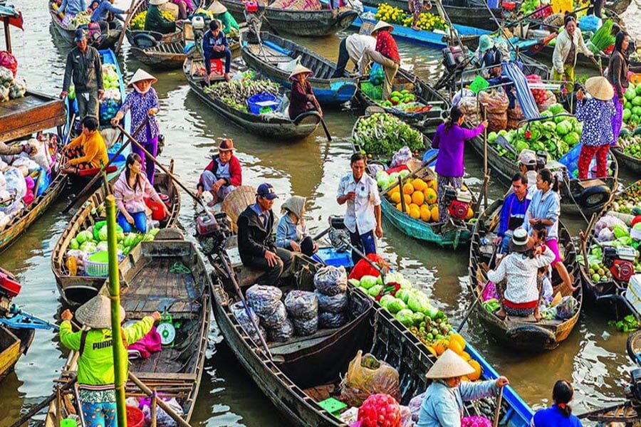 Vibrant Floating Market In Mekong Delta