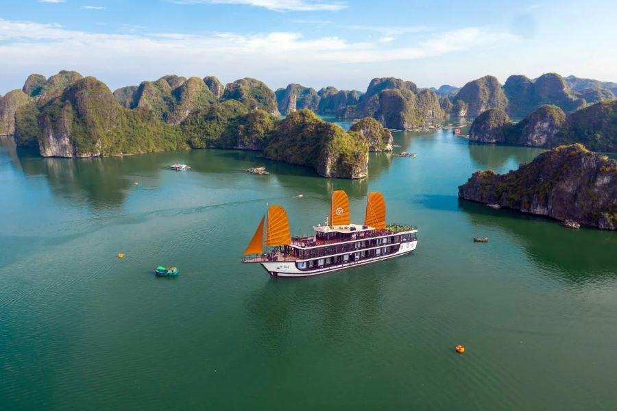 Vietnam Tour Packages To Halong Bay