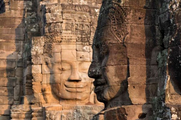 vietnam tours to bayon temple