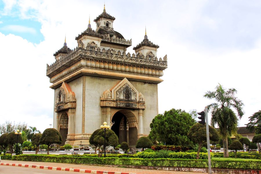 vietnam travel packages to vientiane laos
