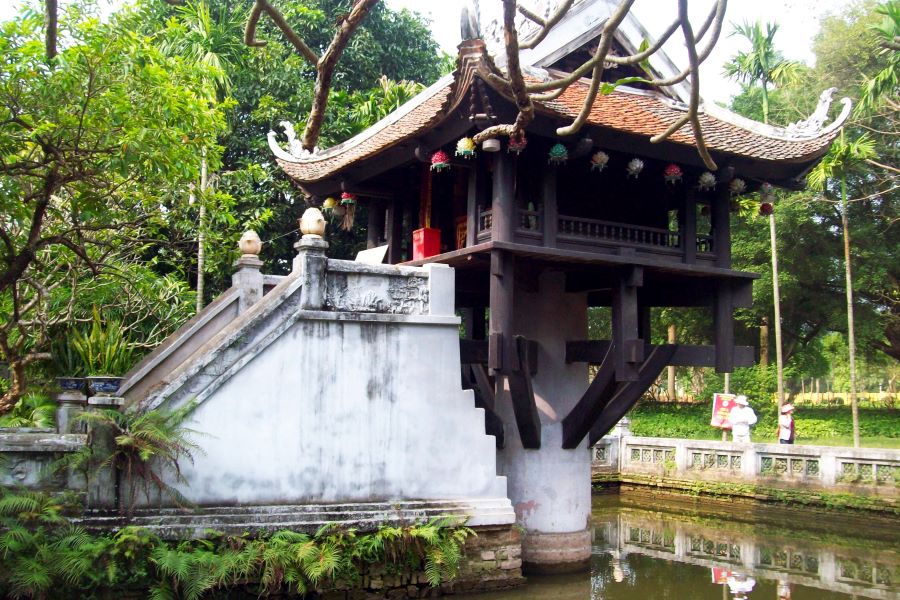 vietnam vacation to one pillar pagoda