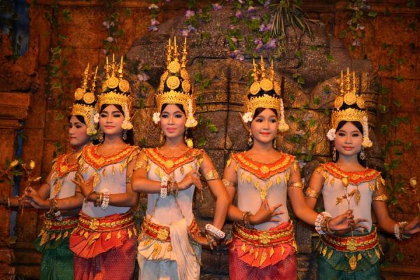 vietnam vacation with aspara dance