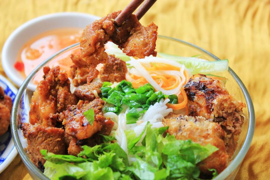 Vermicelli Noodles with Grilled Pork vietnam culinary tour