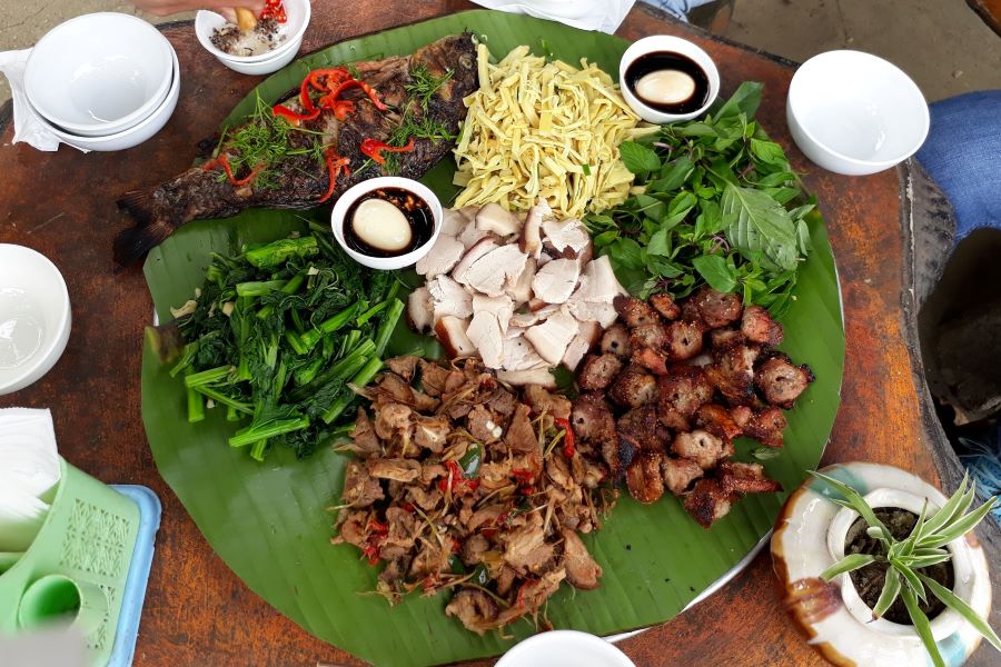 foods at mai chau day trip