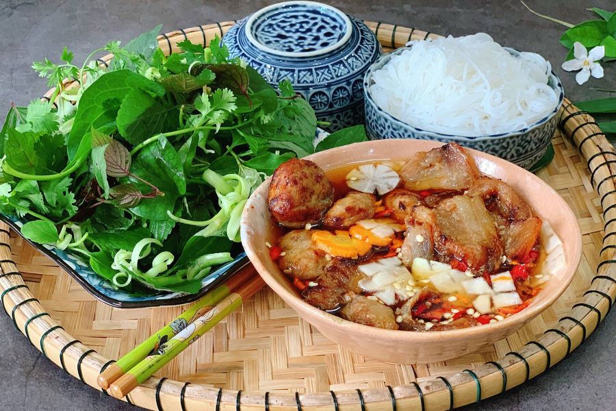 hanoi food tours with bun cha