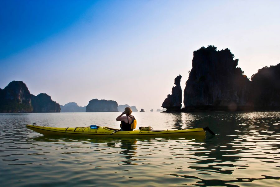 kayaking in halong bay day trips