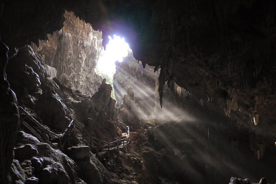 mai chau tours from hanoi to chieu cave