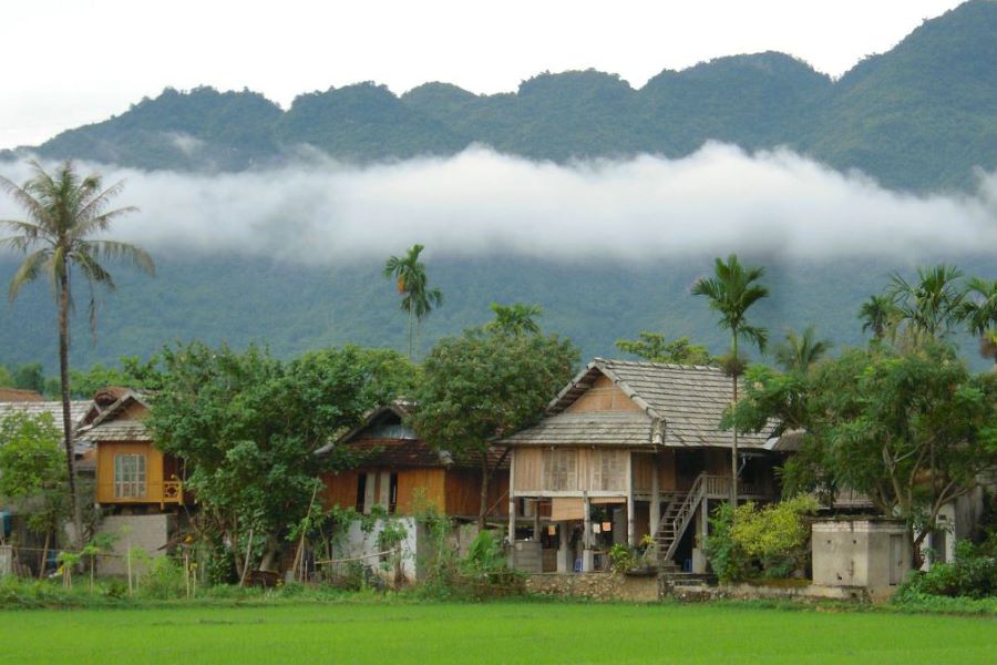 mai chau tours to lac village