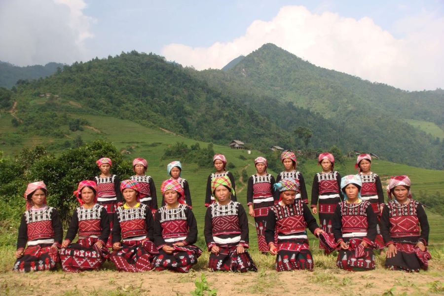 quet lang festival in sapa tour packages