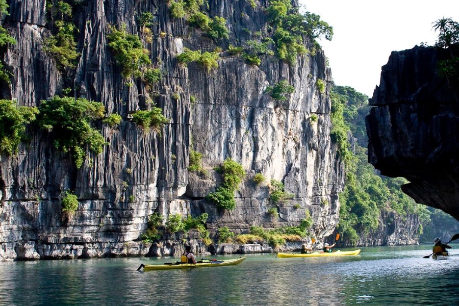 vietnam adventure tour to halong bay