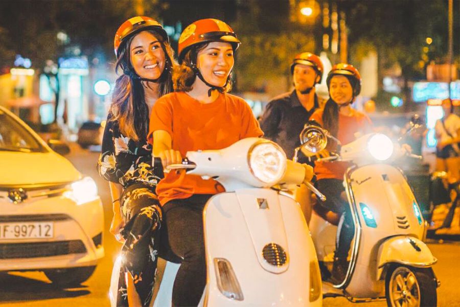 vietnam classic tours with vespa at saigon
