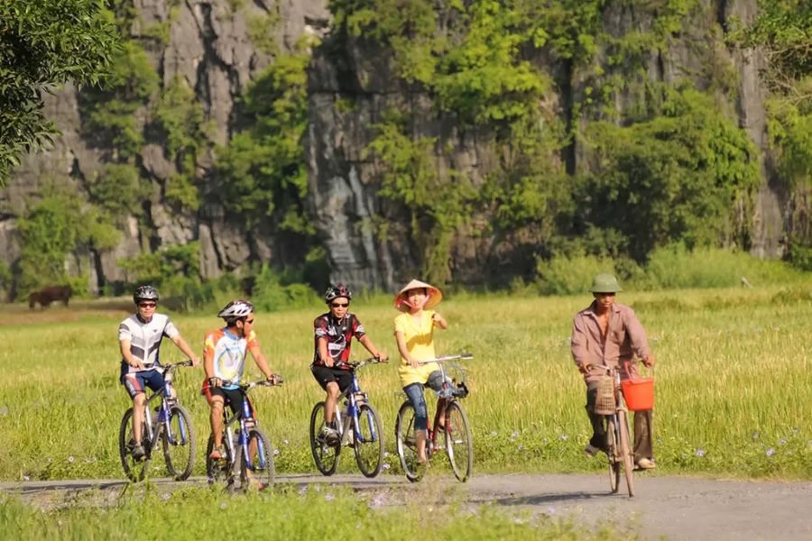 vietnam cycling holidays 1