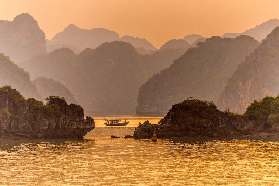 vietnam tours for asian to halong bay