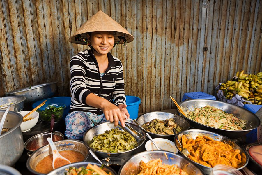 hoi an motorbike tours to meet local people