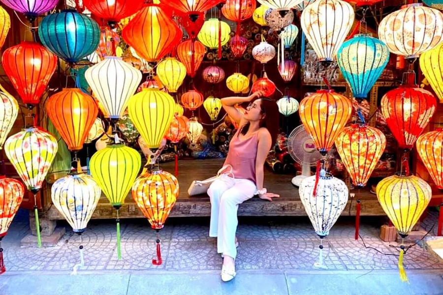 hoi an tours with silk lanterns