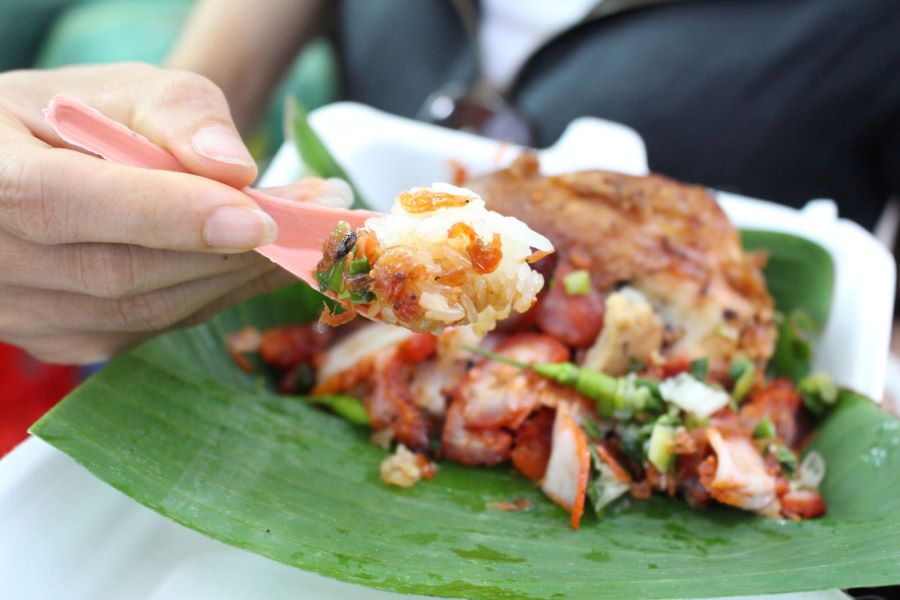 nam dinh tours to eat xoi xiu