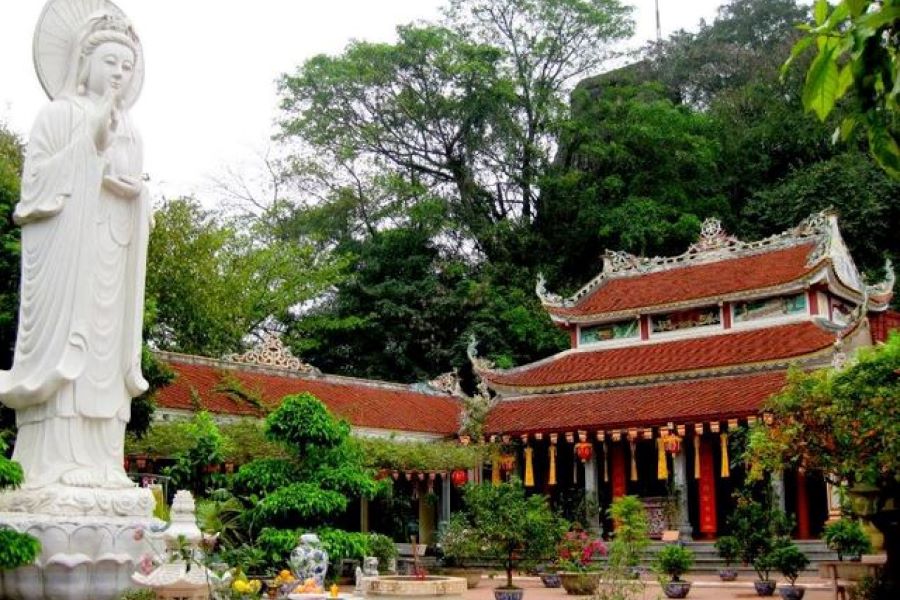 ninh binh tours from hanoi to non nuoc pagoda